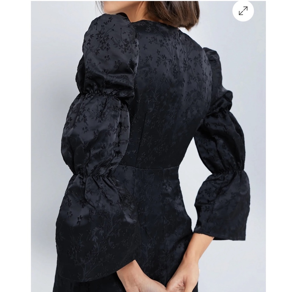 HYACINTH HOUSE Black Jacquard Puff Sleeve Midi Darcy Dress - Picture 6 of 11